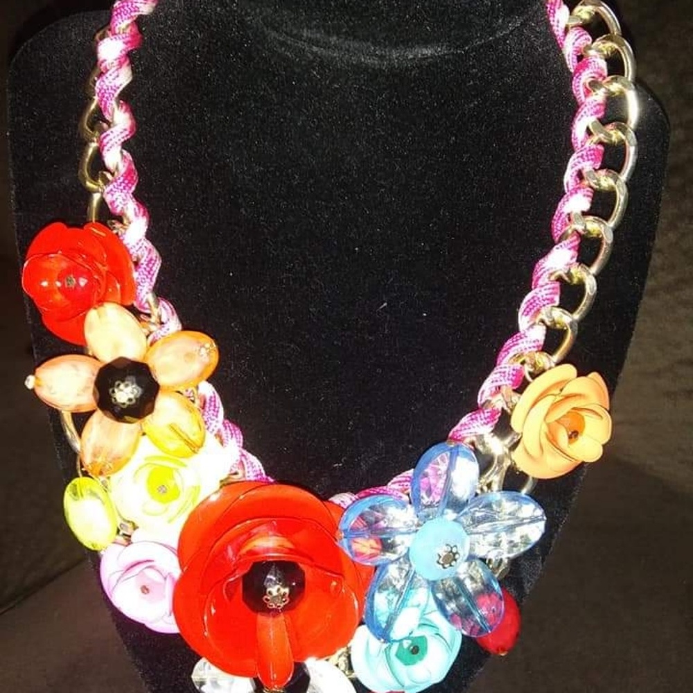 Accessories - Picture 8 of 8